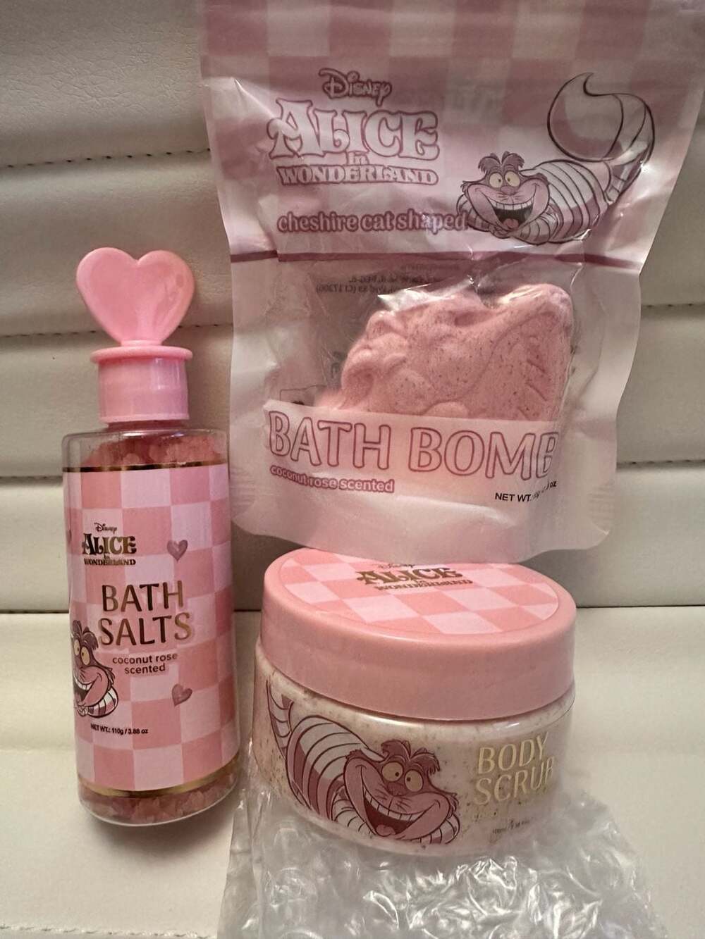 Disney Alice in Wonderland Cheshire Cat Coconut Rose Bath Set 3-Piece